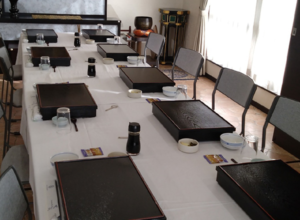会食会場代使用料(約2時間)